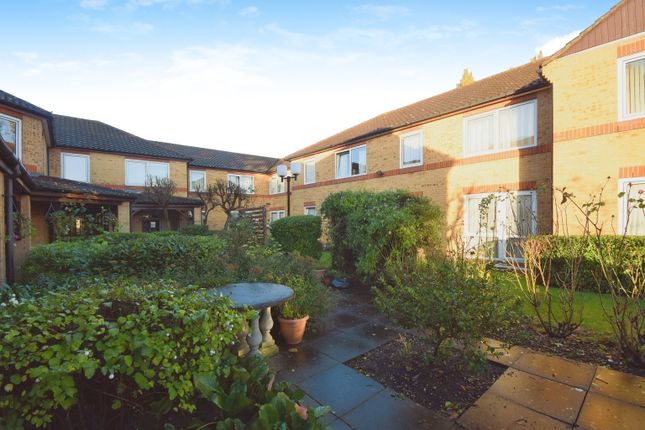 Flat for sale in Church End Lane, Runwell, Wickford, Essex