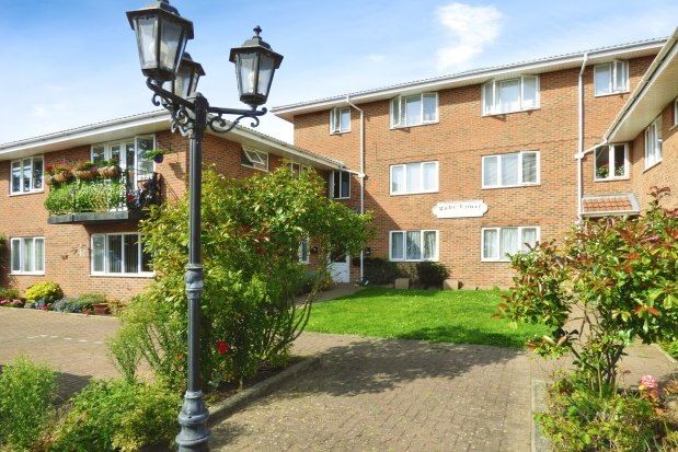 Flat to rent in Shirley Road, Leigh-On-Sea