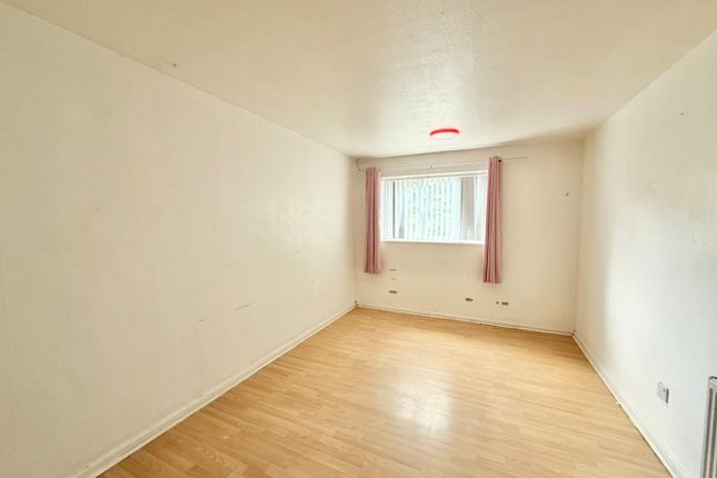115, Kingfisher Drive, Smiths Wood photo 3