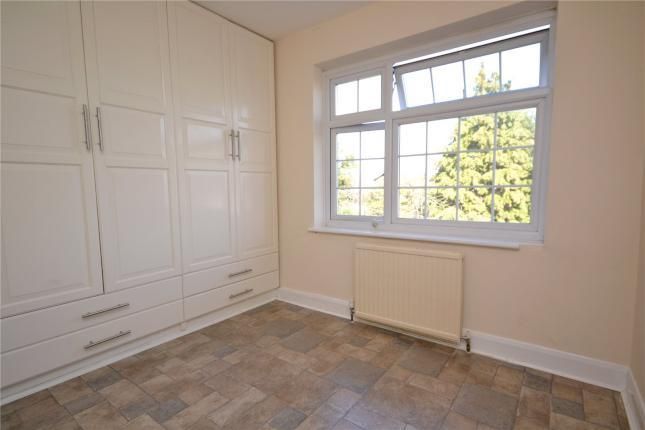 Flat 2, 31, Beresford Avenue, LONDON photo 5