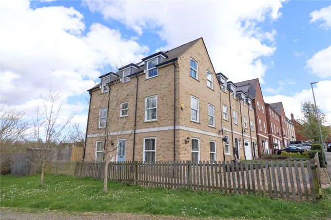 End terrace house for sale in Woodrush Close, Braintree