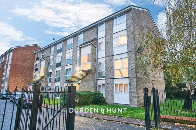2-bed flat on 8 Aylesbury Close, London, £225,000