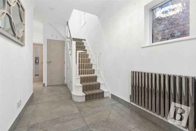 20, Emerson Drive, Hornchurch photo 4
