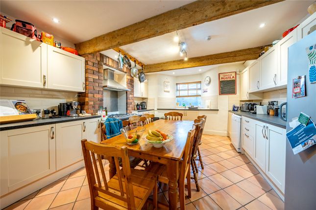 35, Victoria Road, West Yorkshire photo 2
