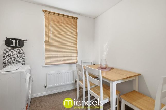 111, Hakewill Way, Colchester photo 3