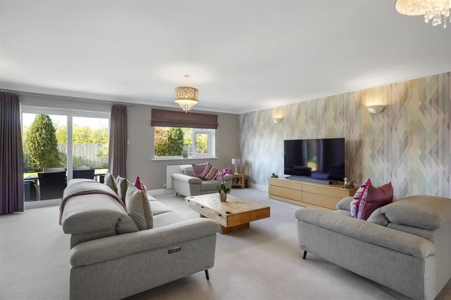 8, Lauriston Close, Darlington photo 4