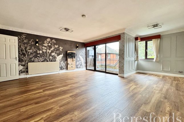 22, Ridgemont Place, Hornchurch photo 4