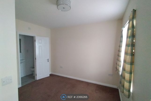 Room to rent in Rose Bates Drive, London
