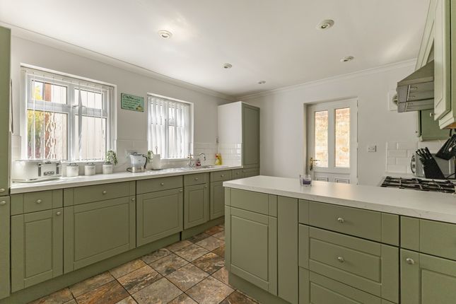 crossgate, Newbury Street, Hungerford photo 2