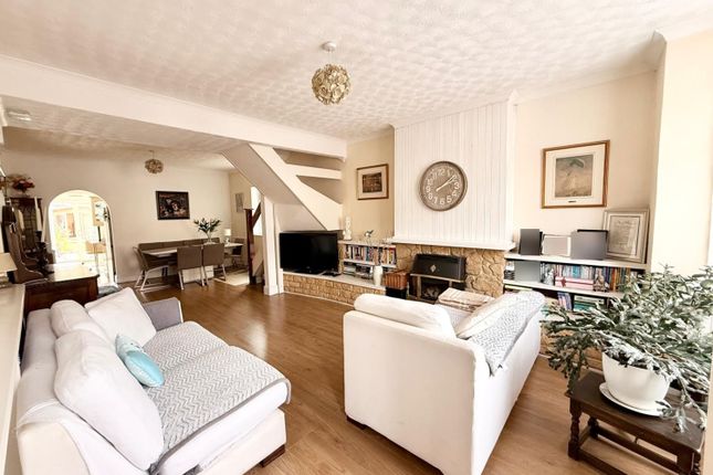 88, Park Avenue, Egham photo 2