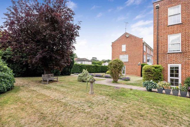 44 Molyns House, Phyllis Court Drive, Henley-on-Thames photo 4