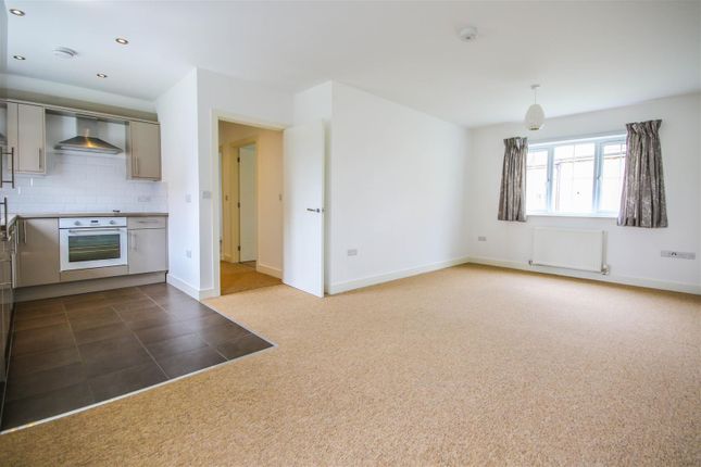 Flat to rent in May Gardens, Newmarket