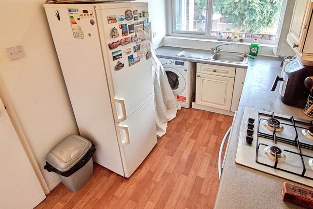 22, Chadbrook Crest, Birmingham photo 4