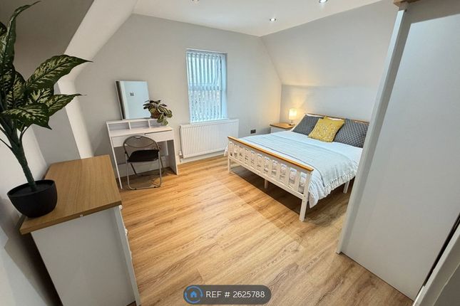 3 Furnished Bedrooms