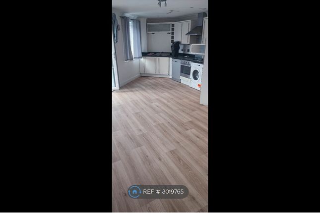 Flat, Datchet Meadows Datchet Road, Slough photo 5