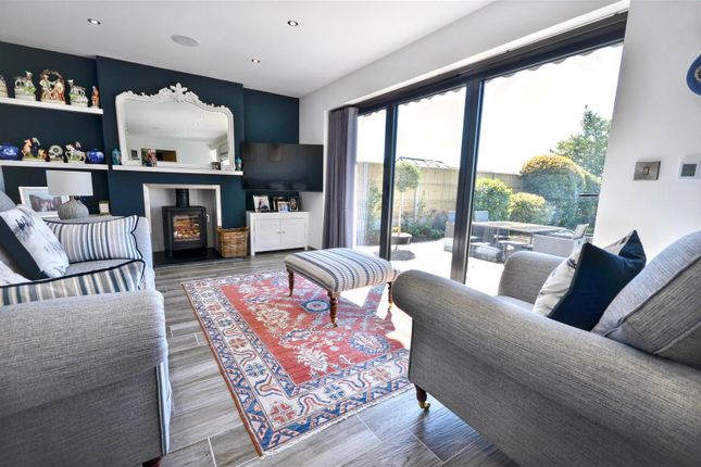 21, Diamond Ridge, Barlaston photo 2