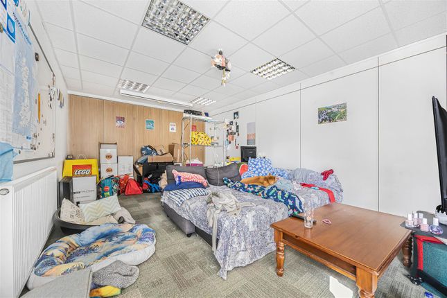 Cleeve House and Goring House, Beechwood Court, Long Toll, Reading photo 4