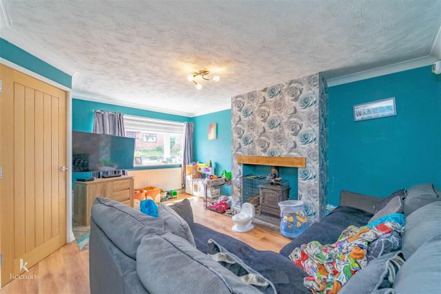 42, Dawlish Close, Blackburn photo 3