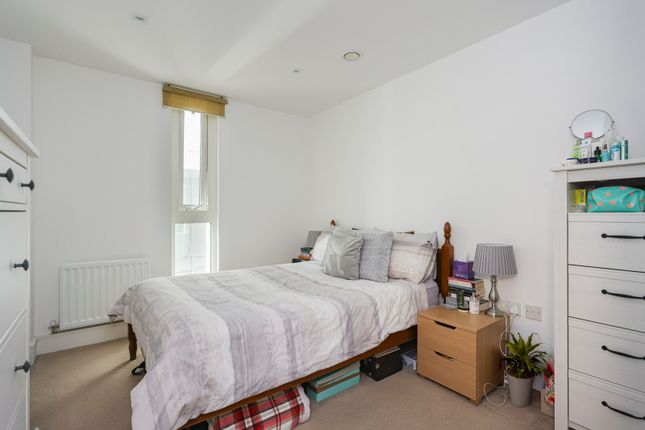 Flat for sale in Rope Street, Rotherhithe