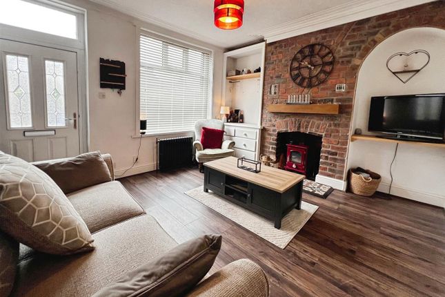 4, Peel Park Terrace, Bradford photo 2