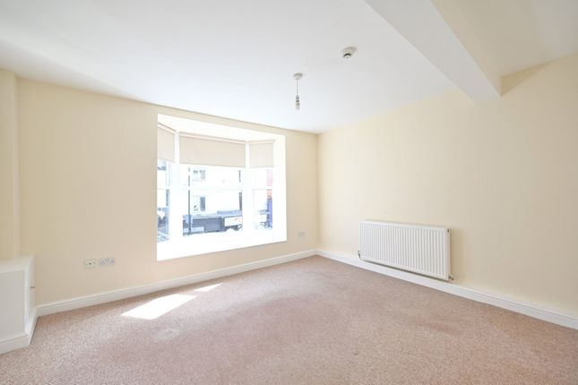 84,Flat A, North Street, Ripon photo 2