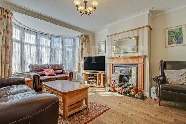 77, Randall Avenue, London photo 3