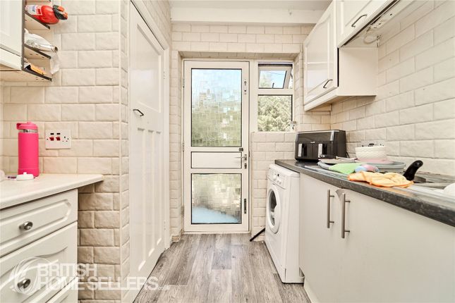 3 Lawrie Court,, Kenton Lane, Harrow photo 5