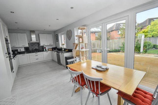 8 Legion Way, Okehampton photo 2