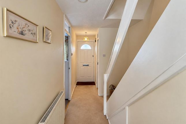 25, Falcon Drive, Stanwell photo 2