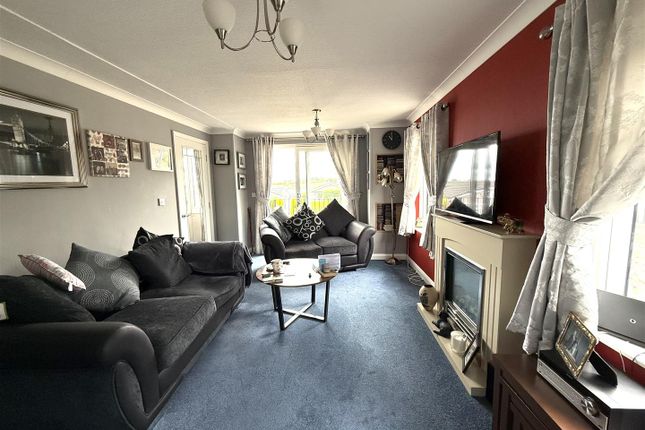 141, Lower Lodge Park, Rugeley Road, Rugeley photo 2