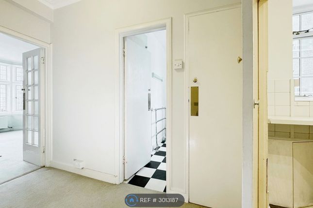 Flat, Queen Square, London photo 3
