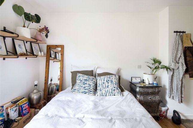 Flat for sale in Mulberry House, Victoria Park Square, Bethnal Green, London