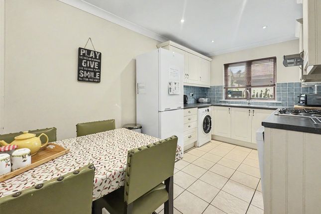 12 Cross Farm,, Chapel Street, Devon photo 3