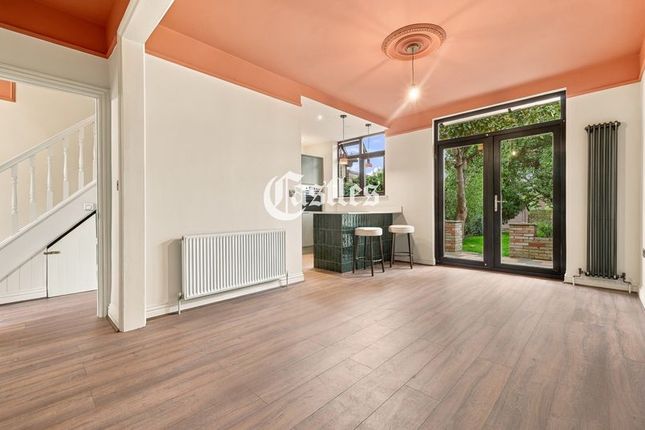 120, Great Cambridge Road, London photo 2