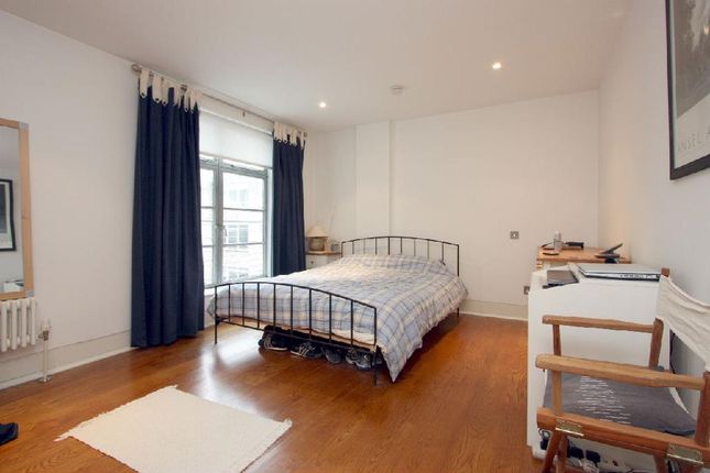 Flat to rent in Goswell Road, London