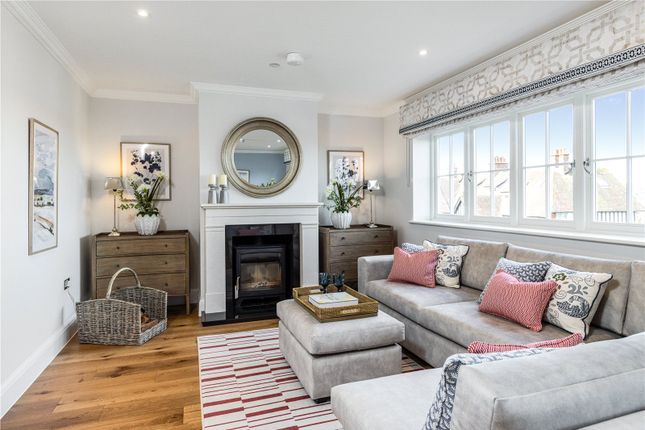 3, Centurion Place, Esher photo 2