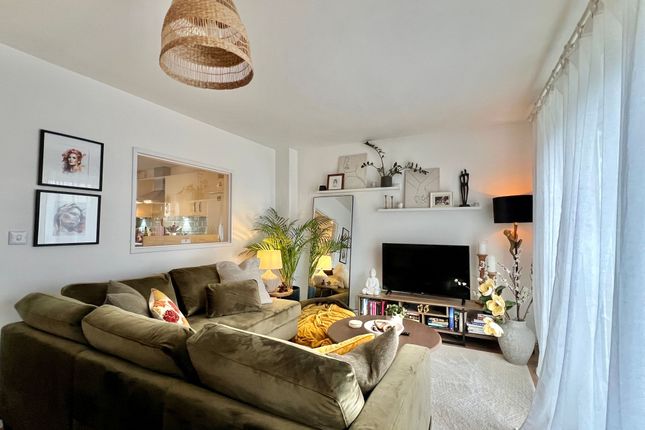 23 Derham Close, Taunton photo 4
