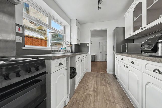47 James Street, Sheerness photo 5