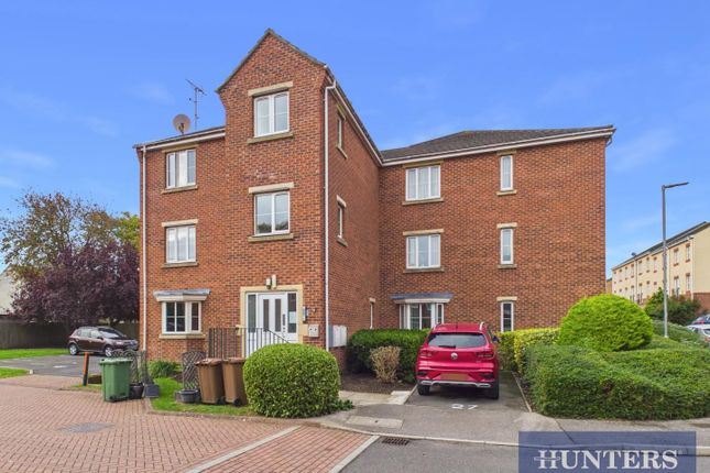 2-bed flat on Neptune Drive, Bridlington, £100,000