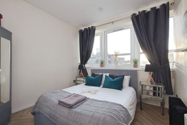 Flat 320, The Vista Building, Calderwood Street, London photo 3