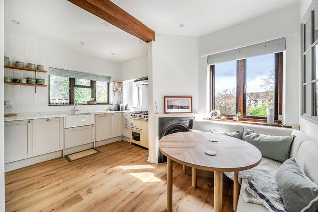 5, Esher Place Avenue, Esher photo 4