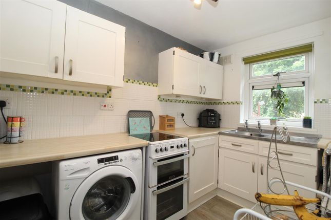 27, St. Matthias Grove, Leeds photo 4
