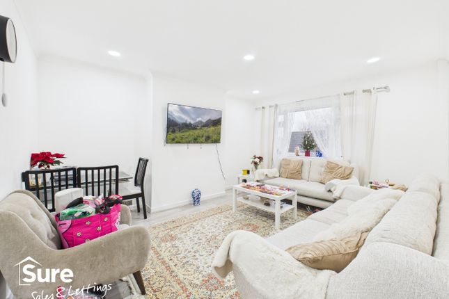10, Hill Close, Stanmore photo 3