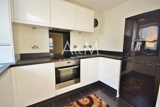 4 Albert House, Reservoir Way, Hainault photo 3