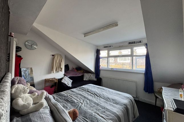 4-bed terraced on Lilycroft Road, BRADFORD, £185,000
