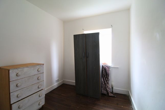 62 Abbotts Drive, Wembley photo 5