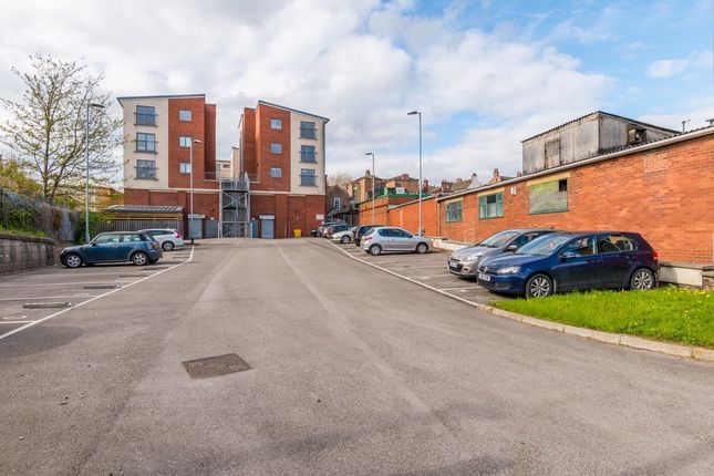 14 Westgate Central, Westgate, Wakefield photo 5