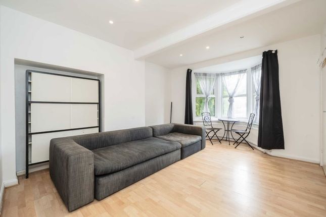 78, Browning Avenue, London photo 2