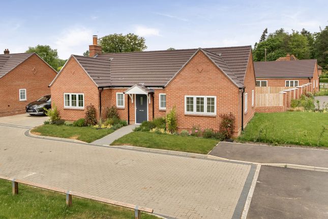 2-bed house on 11, Orchard Way, Tadley, £535,000