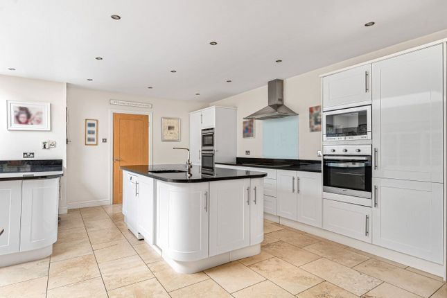 Azalea House, 2, Forestdale, Surrey photo 4